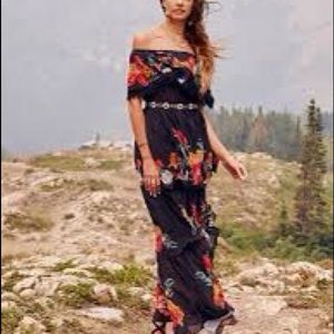 NWT Altar’d state Adalente Tiered Dress Size Small